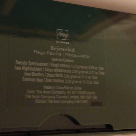 Avon FMG Eyeshadow Contour Highlighter Collection with mirror and brushes - Picture 11 of 11